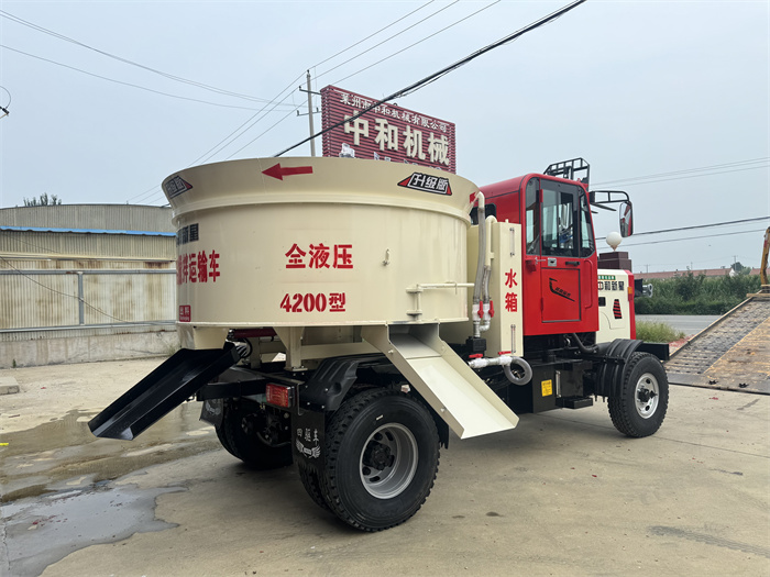 混凝土攪拌運(yùn)輸車(chē)（四不像）